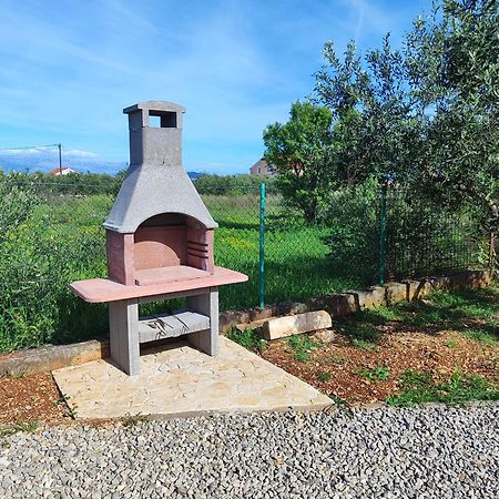 'Olive Grove' Camping House-Near The Beach Divulje Exterior photo