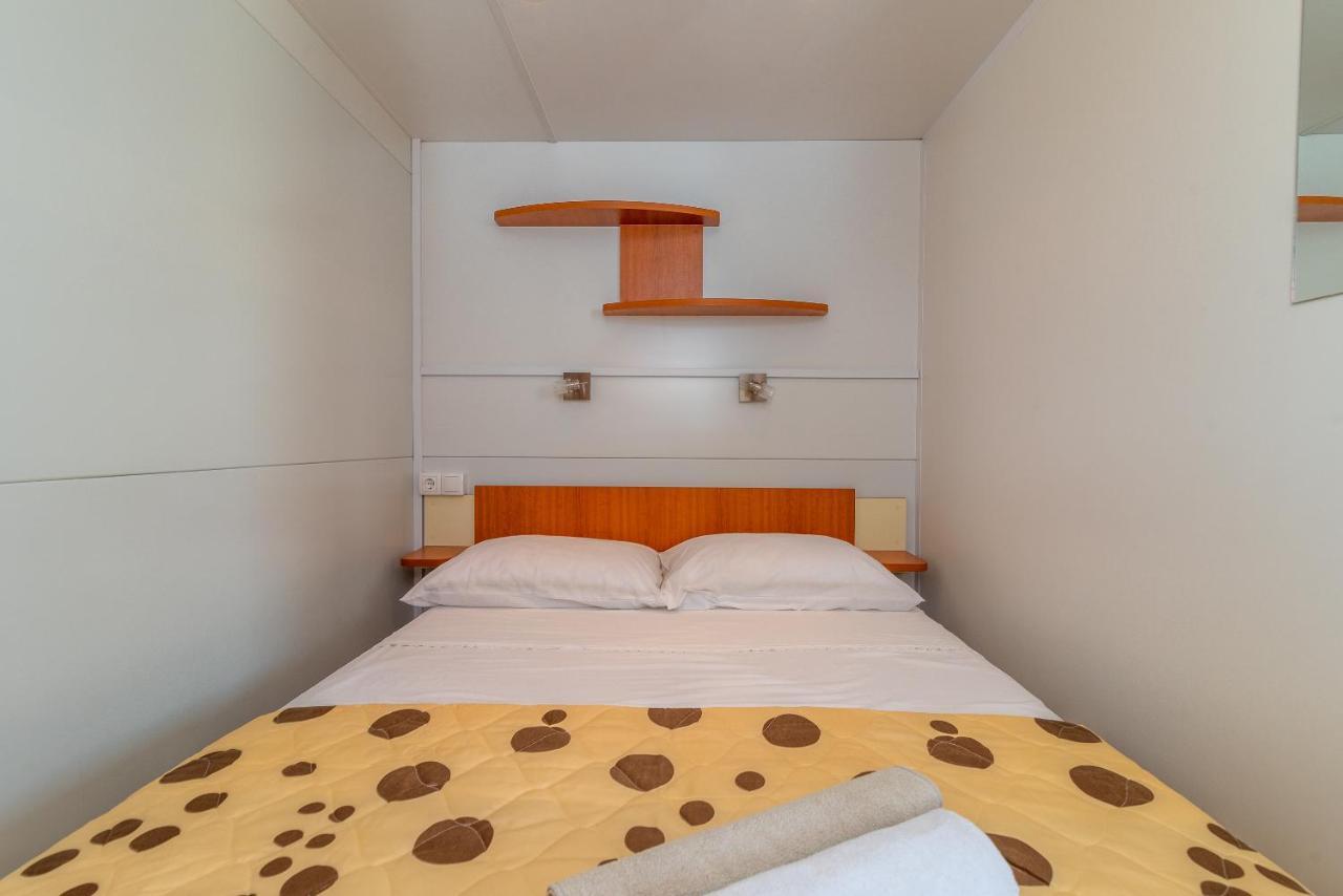 'Olive Grove' Camping House-Near The Beach Divulje Exterior photo